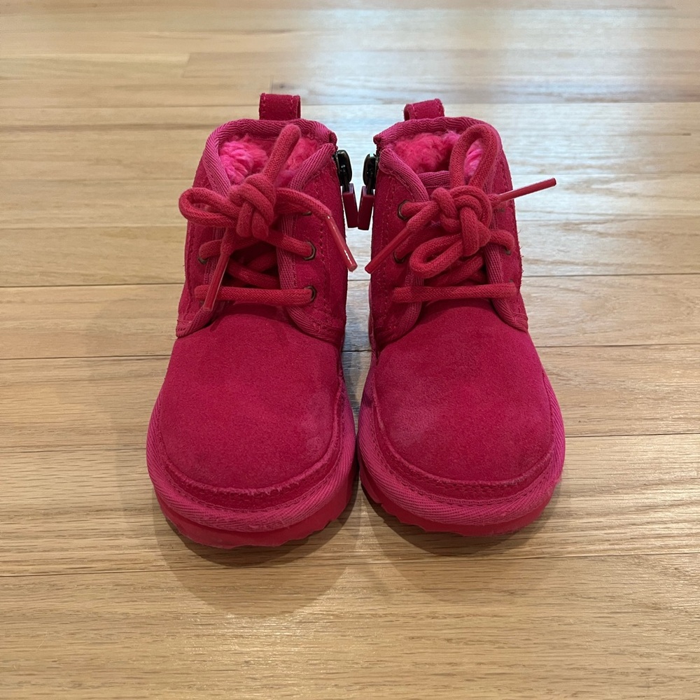 UGG Kids' Neumel II Water Resistant Chukka Boot size 6